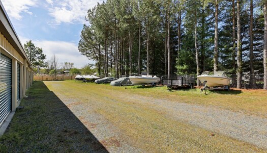 vehicle storage at Peninsula Mini Storage in Dagsboro, DE