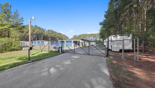 front gate of Peninsula Mini Storage in Dagsboro, DE